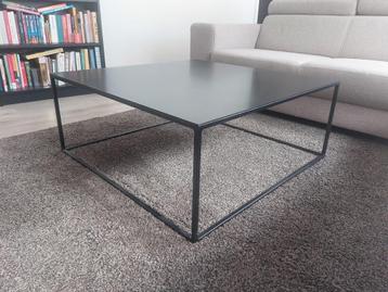 Salontafel in zwart staal beschikbaar voor biedingen