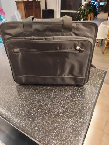 sac ordinateur NEUF lenovo 17" beschikbaar voor biedingen