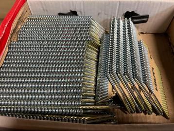 Hilti nagels 70 en 90 lengte +3000 stuks samen €120