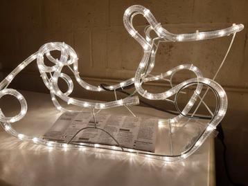 Kerstverlichting binnen en buiten beschikbaar voor biedingen