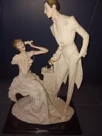 Giuseppe Armani Porcelain Figurine The Telephone Woman on Ph, Antiek en Kunst, Ophalen