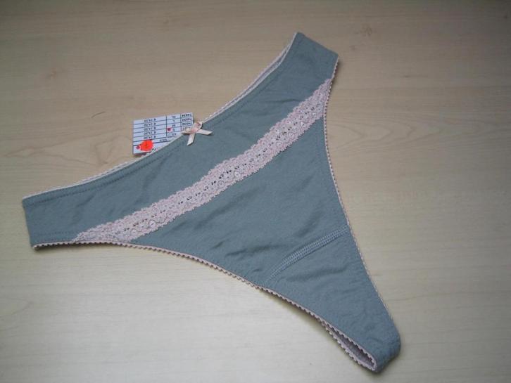 NIEUW string van Mylène maat S, Kleding | Dames, Ondergoed en Lingerie, String, Groen, Ophalen of Verzenden
