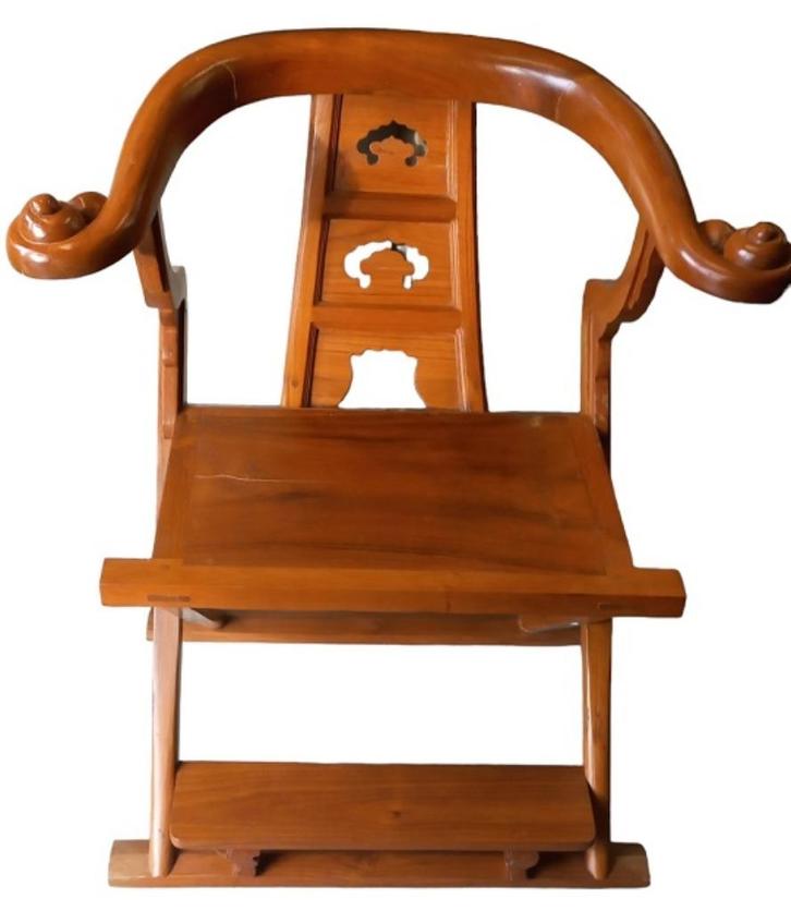 2 Oosterse boeddisten armstoelen in tropisch hout., Antiek en Kunst, Antiek | Meubels | Stoelen en Sofa's, Ophalen