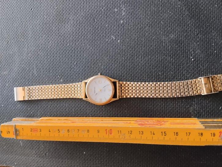 Goudkleurige Pontiac Quartz dames horloge, Handtassen en Accessoires, Horloges | Dames, Gebruikt, Polshorloge, Overige materialen