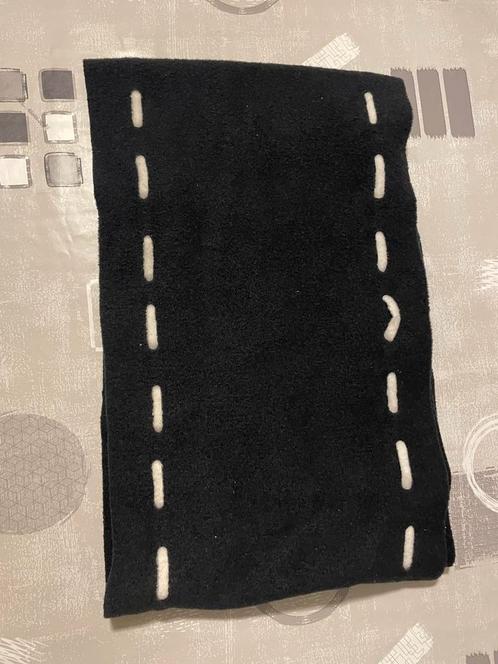 Zwarte sjaal voor de winter, Kleding | Dames, Mutsen, Sjaals en Handschoenen, Gedragen, Sjaal, Maat 42/44 (L), Ophalen of Verzenden