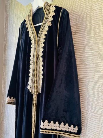caftan nouveau velour noir/doré 65€ beschikbaar voor biedingen