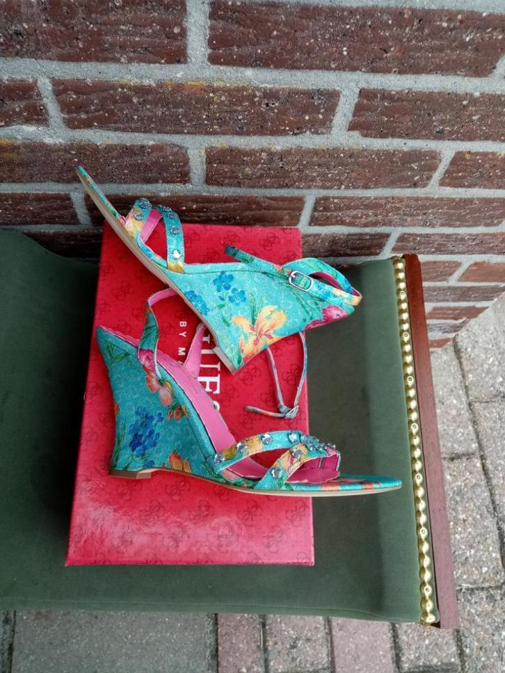 Dames Sandalen Guess Mt40, Kleding | Dames, Schoenen, Nieuw, Sandalen of Muiltjes, Groen, Ophalen of Verzenden