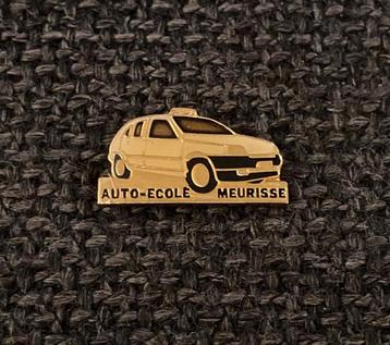 PIN - AUTO-ECOLE - MEURISSE, Envoi, Utilisé, Autres sujets/thèmes, Insigne ou Pin's