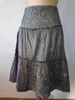 ESSENTIEL - Jolie jupe en soie brodée - T.42, Essentiel antwerp, Ophalen of Verzenden, Gedragen, Maat 42/44 (L)