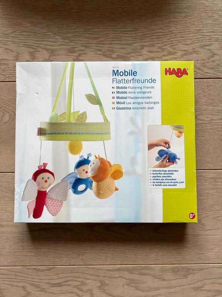 Haba fladdervrienden mobiel + houten wiegbevestiging, Kinderen en Baby's, Kinderkamer | Inrichting en Decoratie, Zo goed als nieuw