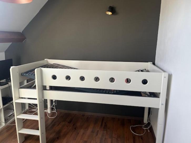 Bed halfhoogslaper, inclusief lattenbodem en matras, Kinderen en Baby's, Kinderkamer | Bedden, Gebruikt, 180 cm of meer, 100 cm of meer