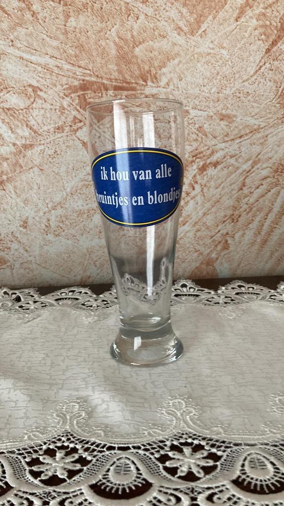 bierglas met tekst (zie foto's ), Verzamelen, Glas en Drinkglazen, Nieuw, Bierglas, Ophalen of Verzenden