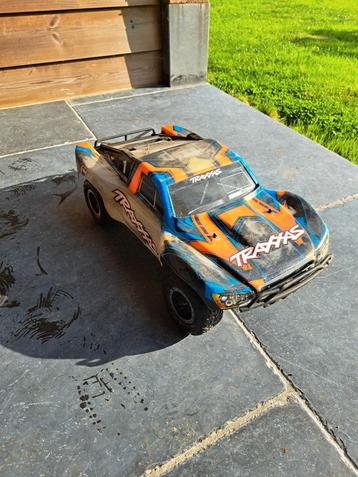 Traxxas slash 2wd brushless disponible aux enchères