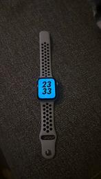 Apple watch serie 6 Nike 44MM, Handtassen en Accessoires, Smartwatches, Ophalen, Zo goed als nieuw
