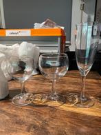 Wijnglazen en cava glazen, Verzamelen, Glas en Drinkglazen, Ophalen, Zo goed als nieuw