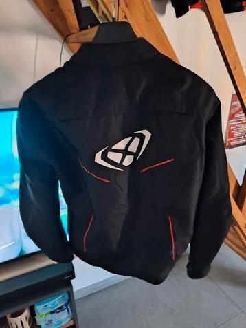 Ensemble moto comme neuf beschikbaar voor biedingen