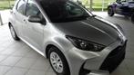 Toyota Yaris DYNAMIC HYBRIDE (bj 2024, automaat), Auto's, Automaat, Stof, Gebruikt, USB