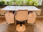 Vintage bureau met stoel, Huis en Inrichting, Bureaus, Ophalen, Bureau