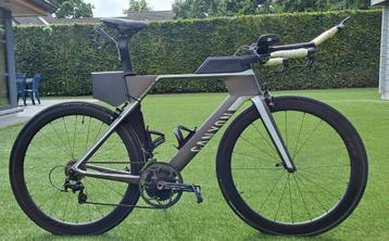 Canyon Speedmax CF8 triatlonfiets beschikbaar voor biedingen