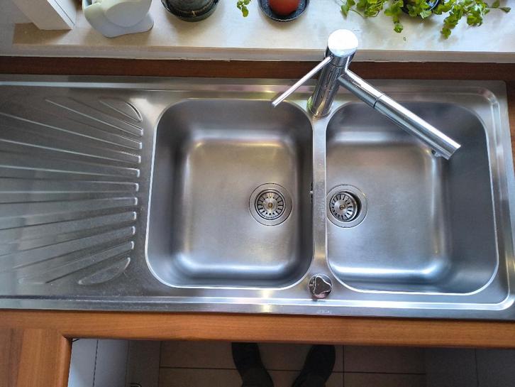 Dubbele spoelbak met chroom mengkraan, Huis en Inrichting, Keuken | Keukenelementen, Gebruikt, Minder dan 100 cm, 100 tot 150 cm
