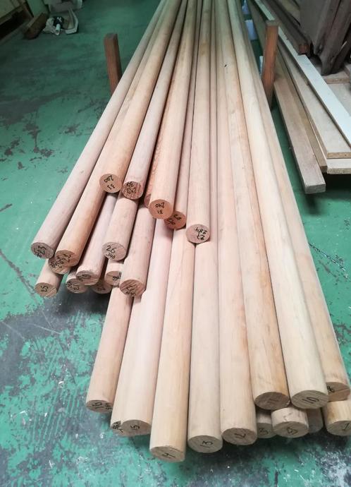 Trapleuningen rond massief eiken, Doe-het-zelf en Bouw, Hout en Planken, Nieuw, Overige typen, Eiken, 300 cm of meer, 25 tot 50 mm