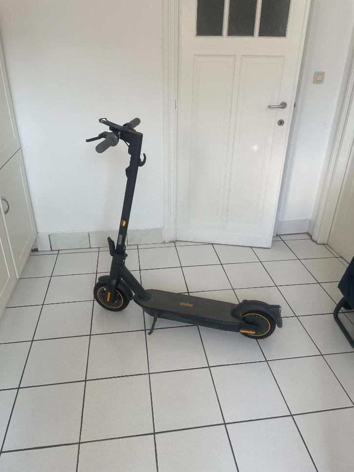 Ninebot KickScooter MAX G30E II elektrische scooter, Fietsen en Brommers, Steps, Zo goed als nieuw, Elektrische step (E-scooter)