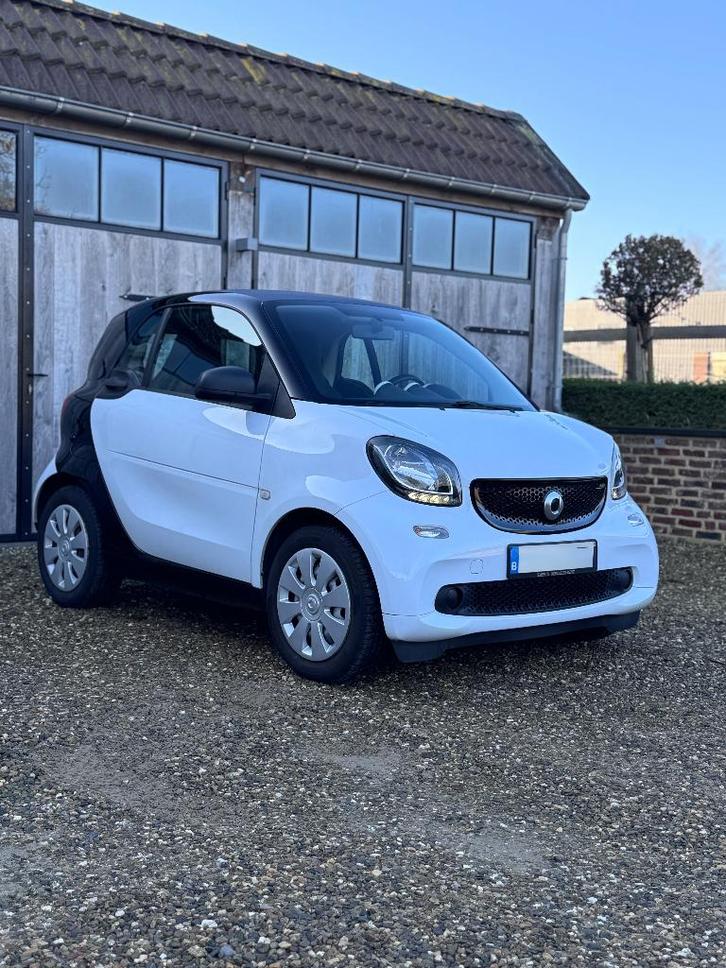 Smart Fortwo, Auto's, Smart, Particulier, ForTwo, Benzine, Coupé, 2 deurs, Handgeschakeld, Wit, Zwart, Leder en Stof, Dealer onderhouden