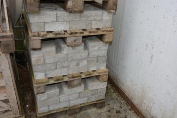 Betonklinkers beschikbaar voor biedingen