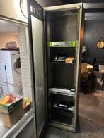 Annonce – Armoire / rack informatique avec équipements, Enlèvement, Comme neuf