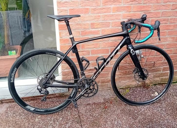 Scoot addict modele 2021 a disque shimano 105 ., Vélos & Vélomoteurs, Vélos | Vélos de course, Carbone, Enlèvement