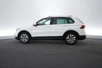 (2BRH483) VOLKSWAGEN TIGUAN, Auto's, Volkswagen, Voorwielaandrijving, Stof, Wit, https://public.car-pass.be/vhr/9be47519-da7b-4ce3-a08e-fea915eed12f