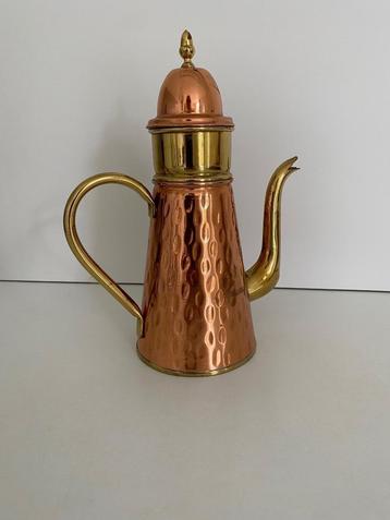 Prachtige vintage koperen kan beschikbaar voor biedingen