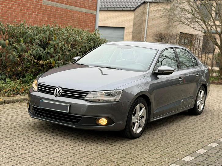 Volkswagen jetta 2012 261.000km start rijd perfect, Autos, Volkswagen, Particulier, Achat, Jetta, Vitres électriques, Diesel, Euro 5