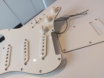 Fender Stratocaster volledig loaded in PRIMA staat beschikbaar voor biedingen