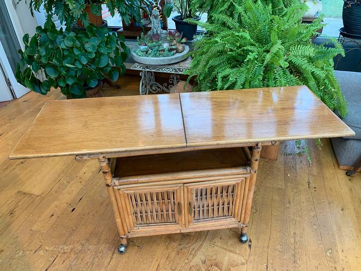 Vintage rotan kast uitklapbaar bovenblad trolly opbergkast., Huis en Inrichting, Kasten | Secretaires, Gebruikt, Ophalen