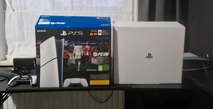 PlayStation 5 Digital + EA Sports FC 26 Bundle, Games en Spelcomputers, Spelcomputers | Sony PlayStation 5, Zo goed als nieuw