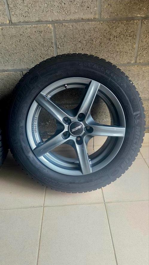 Bmw Velgen met banden 5x120 (LIJK NIEUW), Auto-onderdelen, Banden en Velgen, Banden en Velgen, Winterbanden, 16 inch, 205 mm, Ophalen
