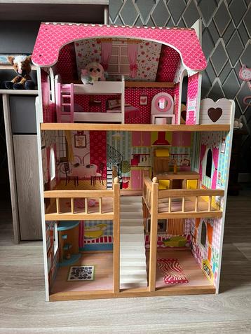 Groot Poppenhuis beschikbaar voor biedingen