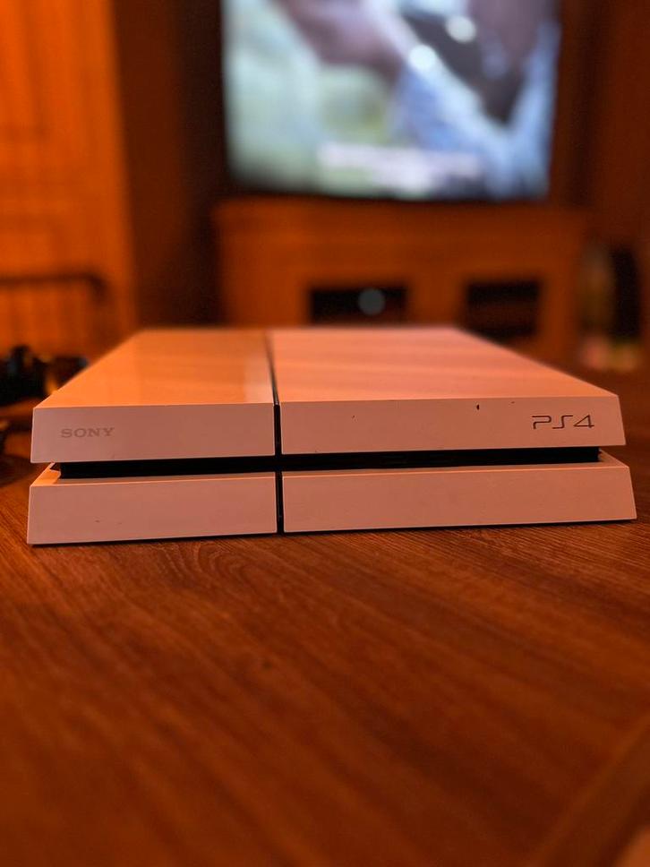 Playstation 4 + controller in goede staat, Games en Spelcomputers, Spelcomputers | Sony PlayStation 4, Zo goed als nieuw, Ophalen