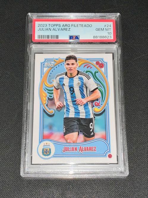 2023 Topps Argentina World Champion Fileteado Alvarez PSA 10, Hobby & Loisirs créatifs, Autocollants & Images, Comme neuf