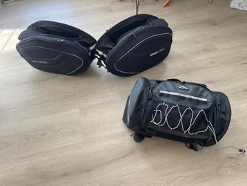 set GIVI motortassen beschikbaar voor biedingen