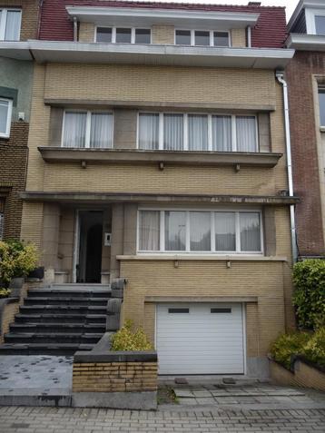 Garage fermé à louer Georges Henri - Speeckaert 1200 WSL beschikbaar voor biedingen