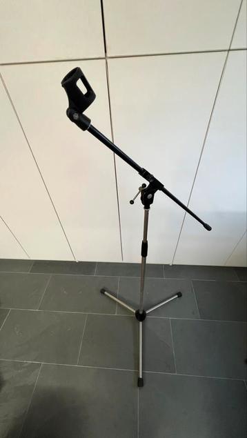 Microfoonstatief beschikbaar voor biedingen