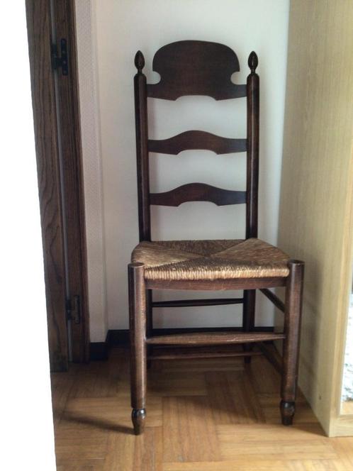 Vintage houten stoel met biezen (2 stuks), Huis en Inrichting, Stoelen, Zo goed als nieuw, Twee, Ophalen