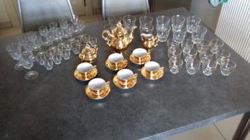 Mini servies  beschikbaar voor biedingen