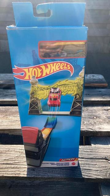 Hot wheels action electric tower beschikbaar voor biedingen