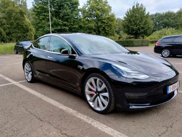 Performances de la Tesla Model 3 2019 disponible aux enchères