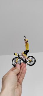Tour de France Tadej Pogačar maillot jaune miniatuur, Verzamelen, Ophalen of Verzenden, Nieuw, Mens