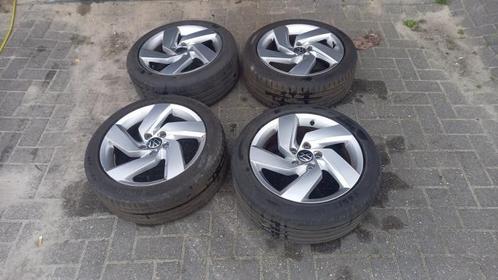 Sportvelgenset + banden van een Volkswagen Golf, Auto-onderdelen, Banden en Velgen, Personenwagen, Gebruikt, 3 maanden garantie