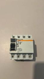 Differentieel / Verliesstroomschakelaar 300mA 40A, Doe-het-zelf en Bouw, Ophalen of Verzenden, Gebruikt
